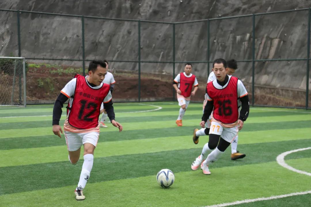 【我们的节日】场上比拼喜迎首个警察节场下布控推进反诈新常态