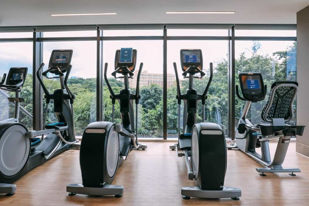 深圳南山希尔顿逸林酒店一室一厅,南山希尔顿逸林酒店介绍