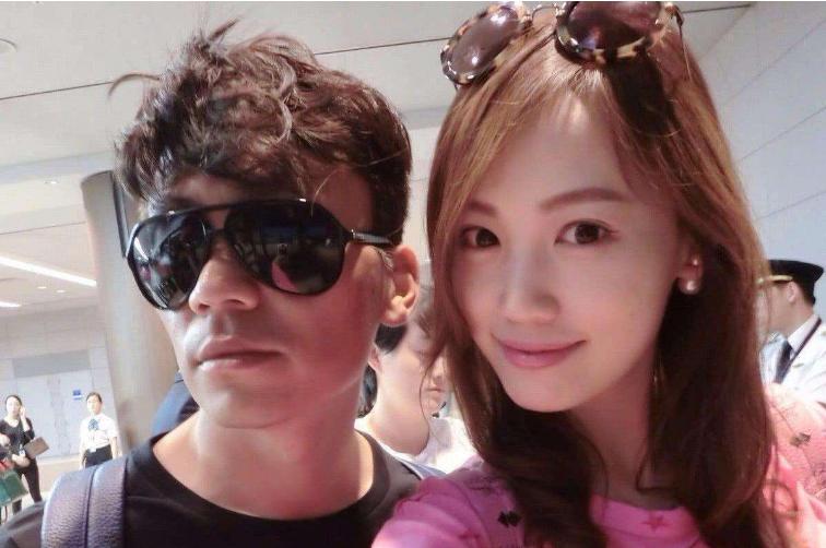 马蓉董卿赴美生子，一个为移民一个为教育，“撤侨令”下如何做？