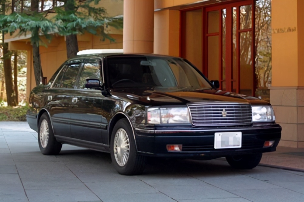 情怀皇冠12代,2005年丰田12代皇冠3.0