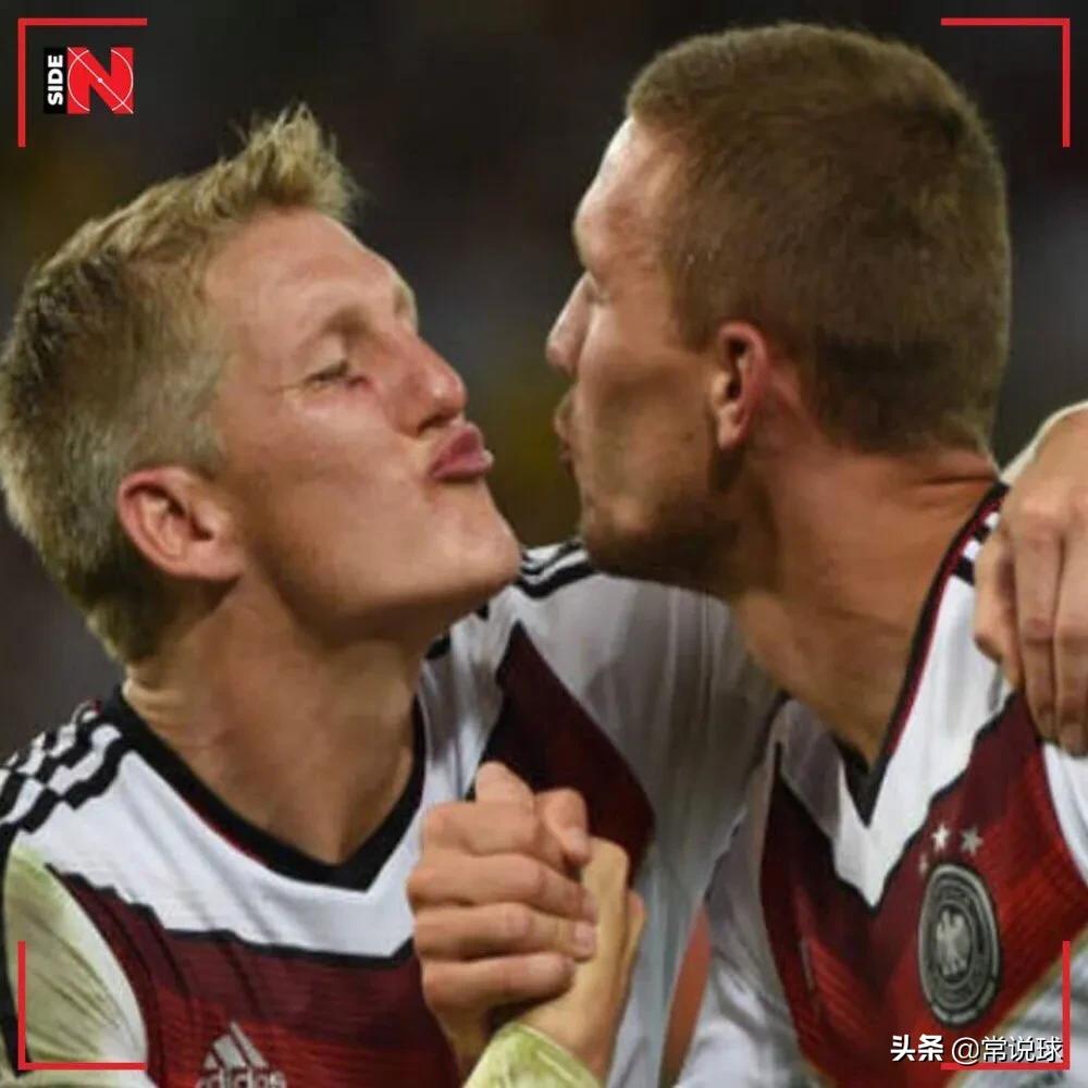 足球球员之间的吻,足球现场亲吻