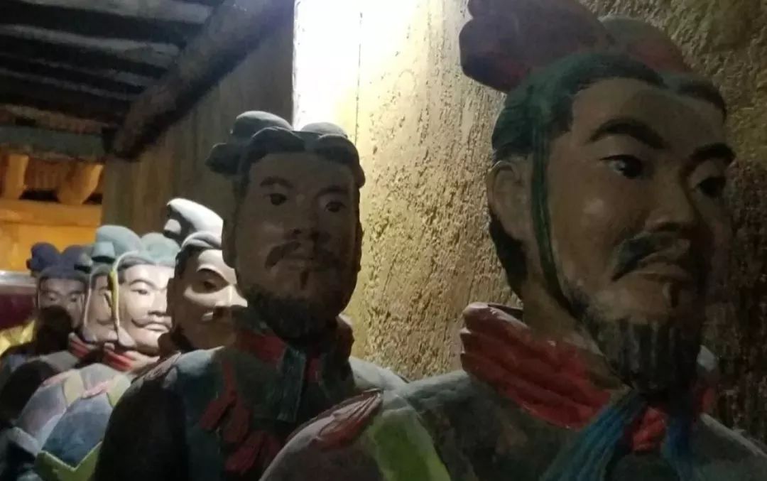 西安钟楼山寨版,钟楼的真实现状