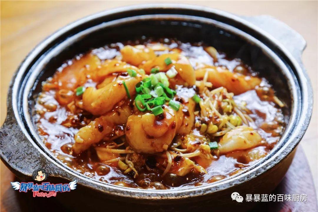 一到饭点店里就坐满了人,一到饭点全是食客