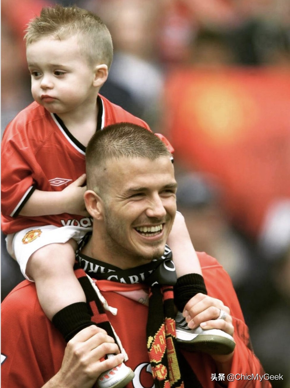 贝克汉姆现在什么发型图片,贝克汉姆和儿子的照片