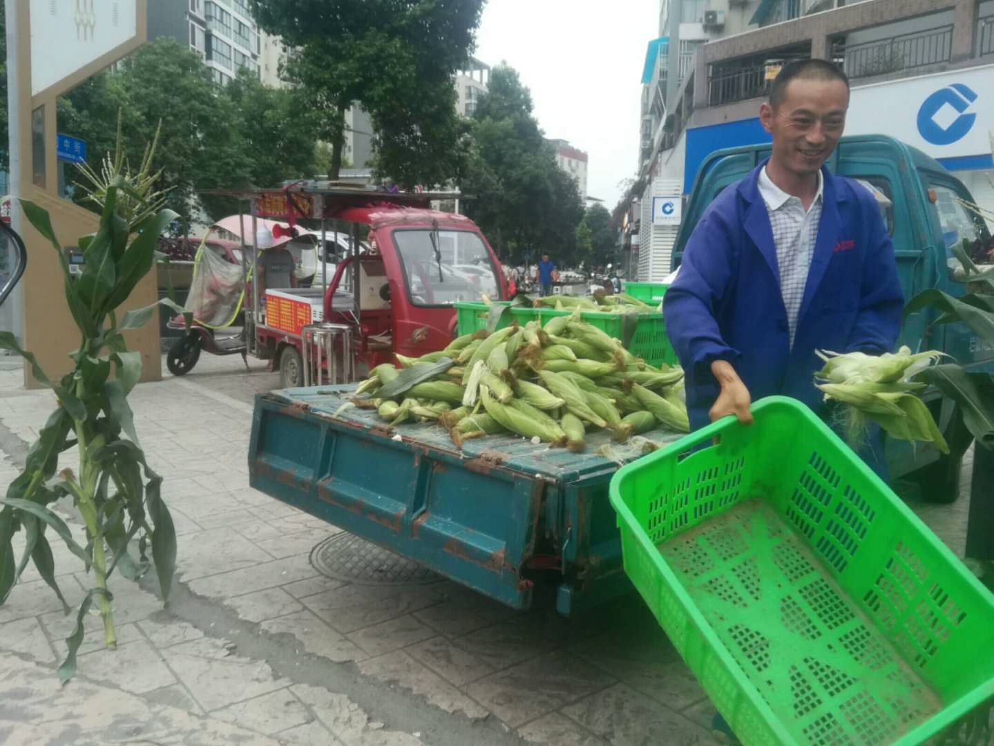 马驰地摊日记（3）师傅说我的鞋，像电影《少林足球》里面的球鞋