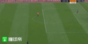 缩小防守面积过程中的手球,主动扩大防守范围手球