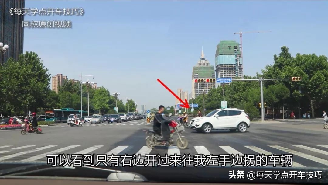 什么样右转路口容易闯红灯,交通标志在路口上怎么避免闯红灯