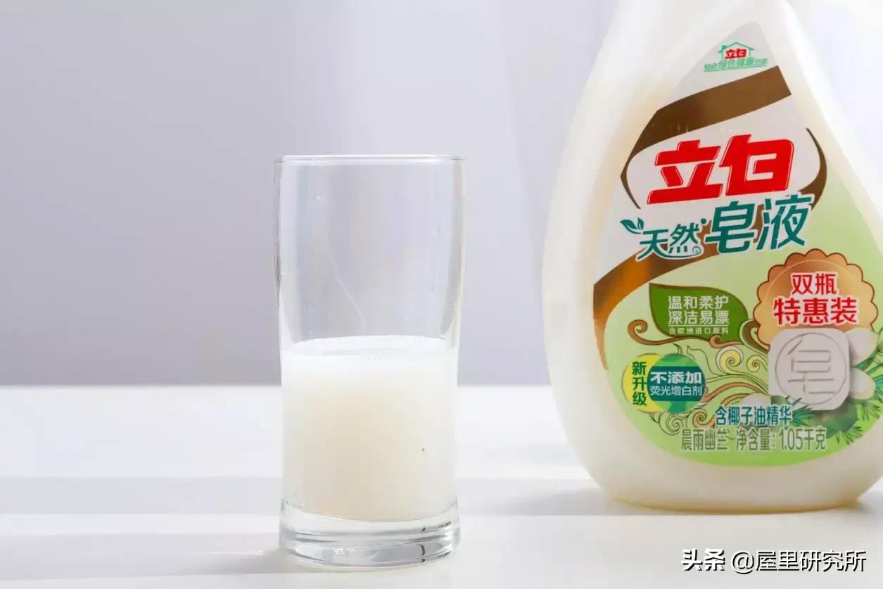 手洗衣物洗衣液,洗衣液手洗衣服能洗干净吗