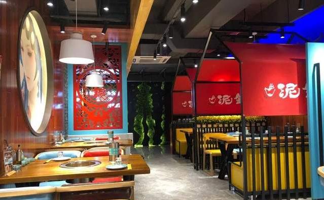 涮肉吃过，泥锅涮串还是头一次，今天进店体验一下什么味道的泥锅