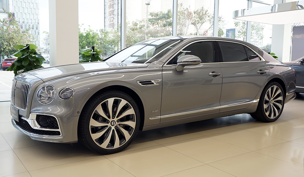 宾利飞驰2024款是立标还是平标,运动宾利飞驰