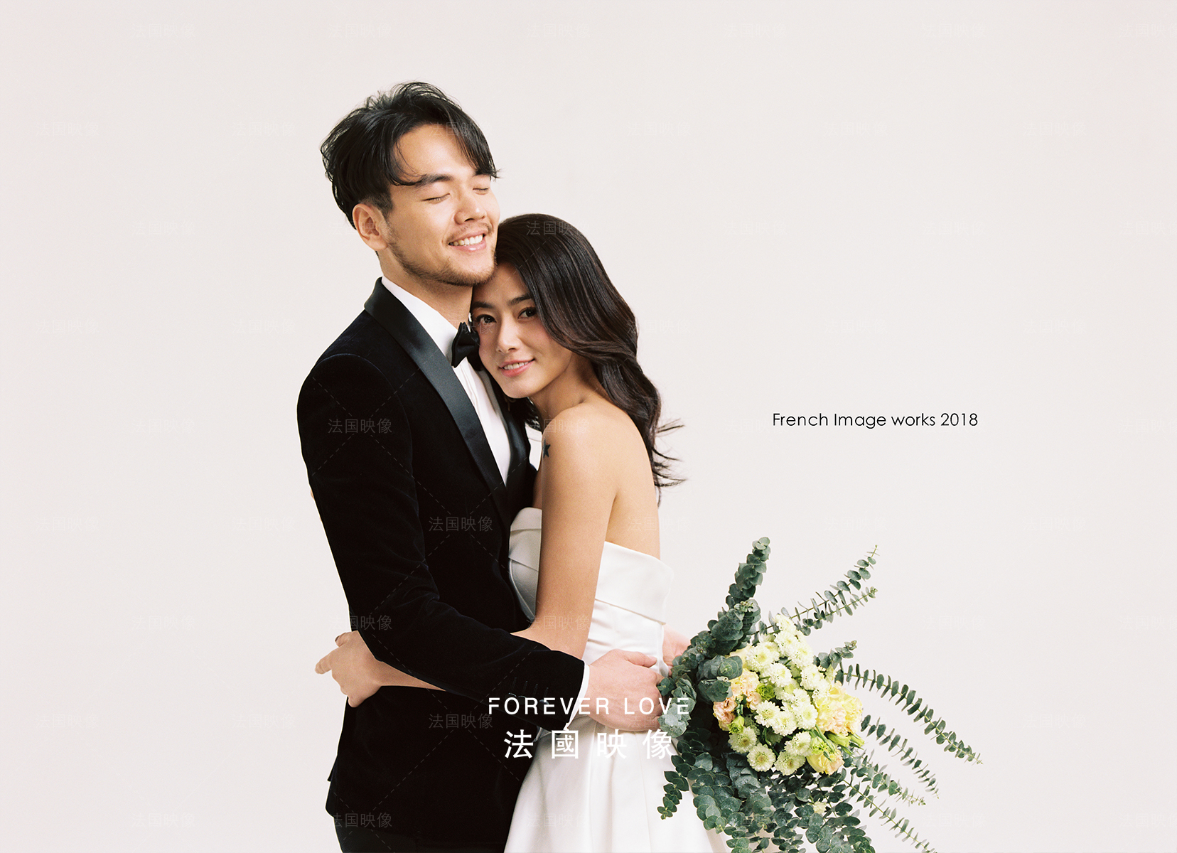 摄影师必看的九种对比手法,摄影师的9种经典拍照姿势