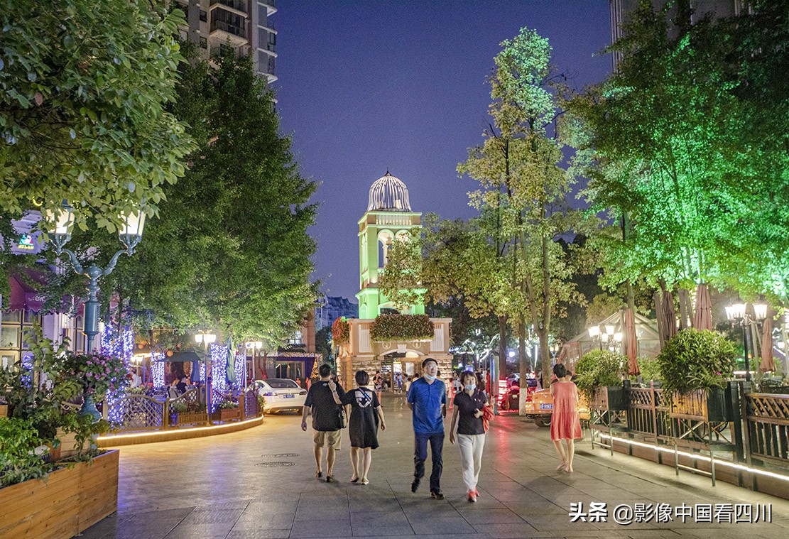 成都最美榕树街,成都鹭岛步行街商铺出售