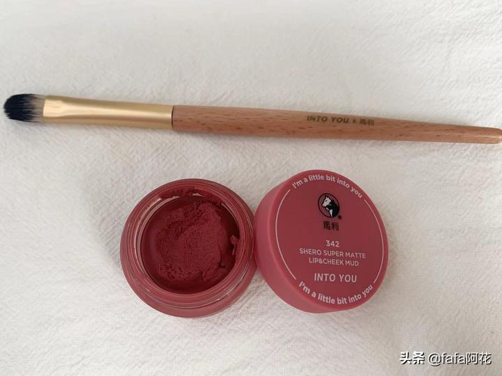 好用不贵的美妆单品,美妆博主有多少化妆品