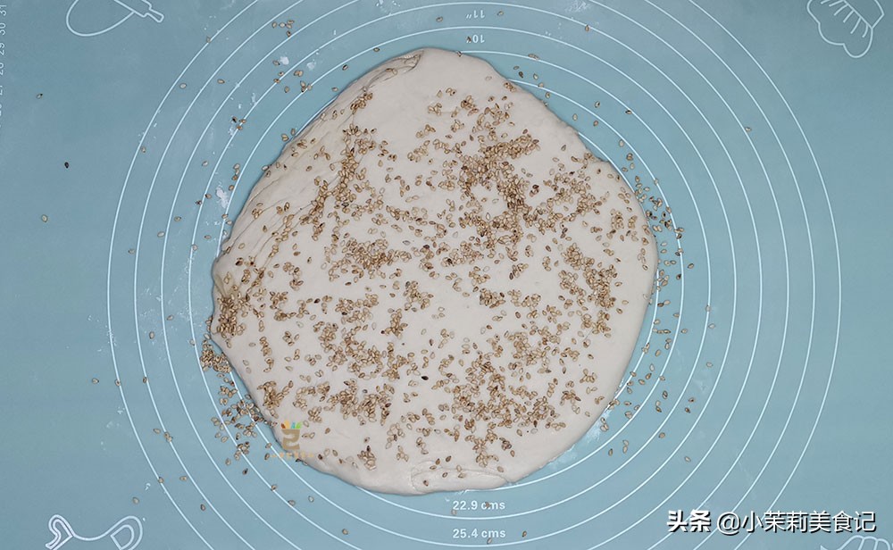 烙饼时用热水烫面粘手怎么办,烙饼里面抹油