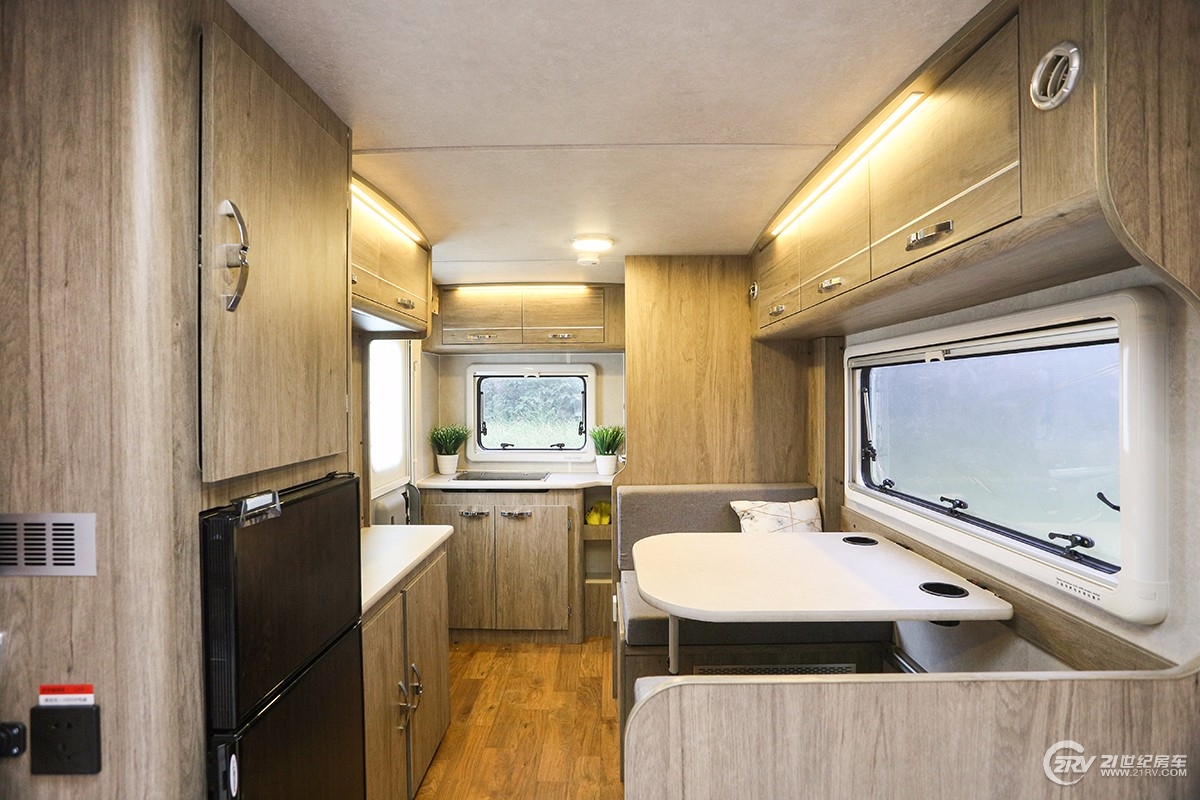 最便宜又大型的睡人最多b型房车 (2019最便宜房车国六c型房车)