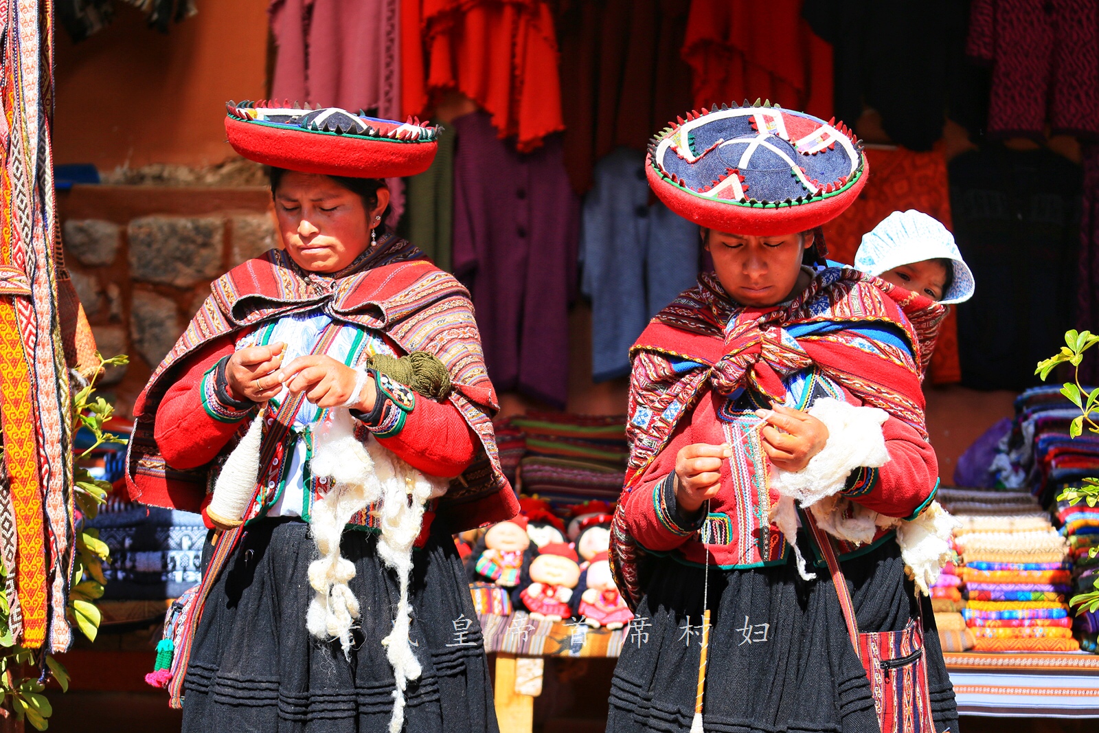 南美千年印加古镇,妇女掌握独门神技:用仙人掌真菌做口红