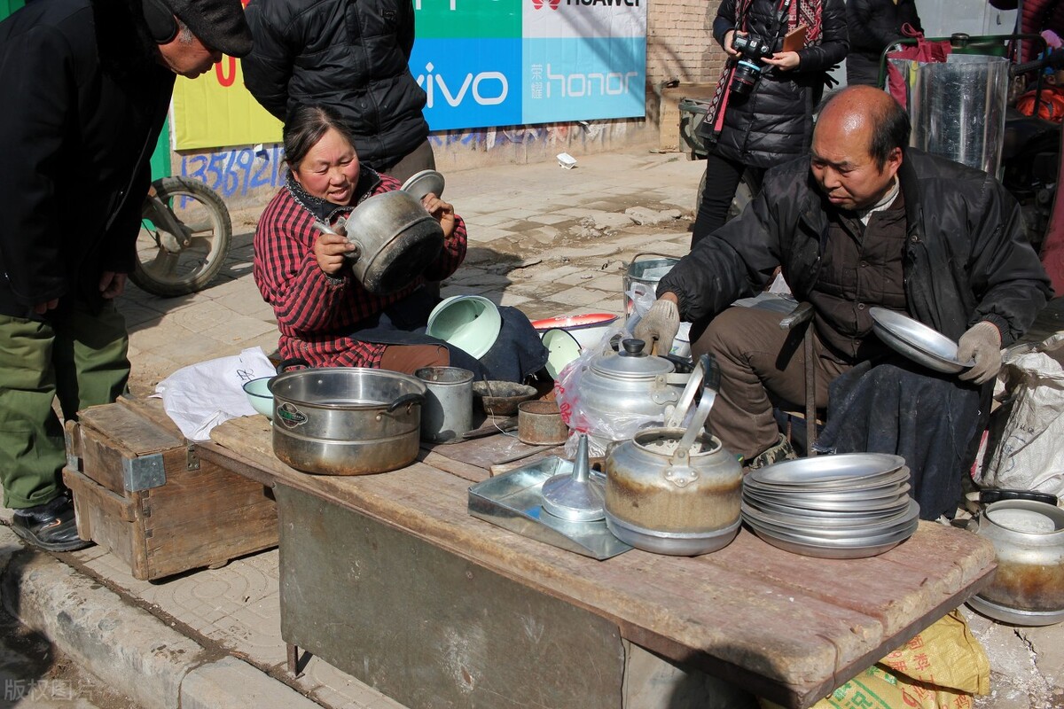 以前农村最吃香的行业,一修二补三打铁