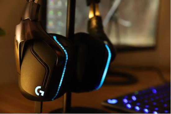 罗技6930电竞耳机,罗技g系列打游戏鼠标哪个好用