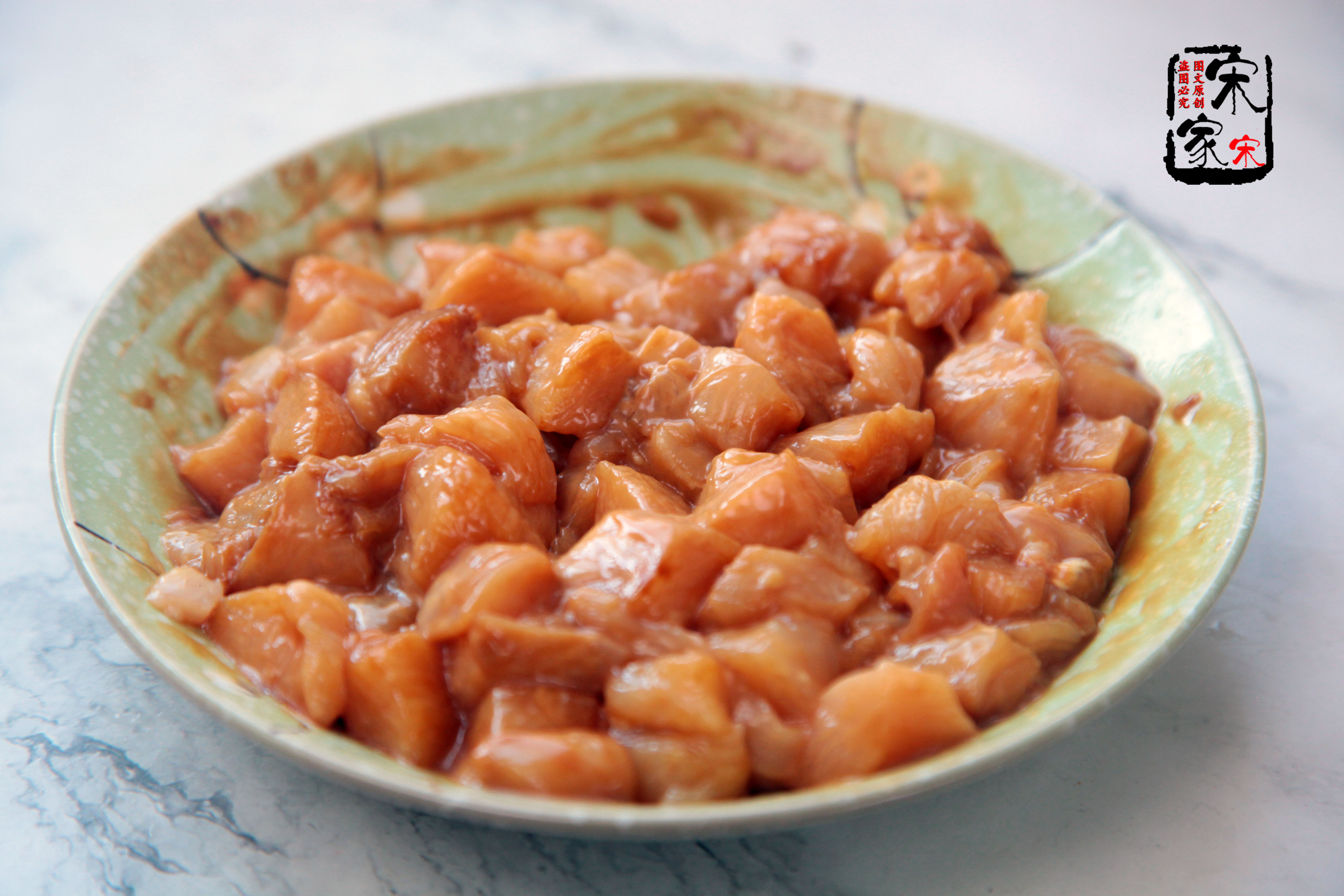 鸡胸肉这样做才好吃不炒不油炸,炒鸡胸肉丁嫩而不柴的诀窍