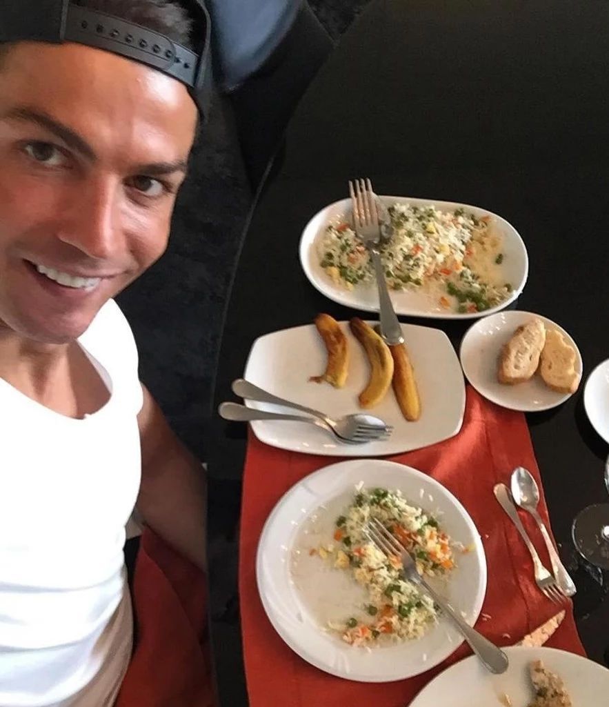 c罗的自律饮食和训练计划,c罗秀肌肉庆祝动作图片