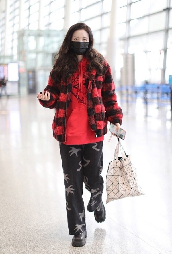 过年不穿红色怎么搭配,过年不应该穿的颜色