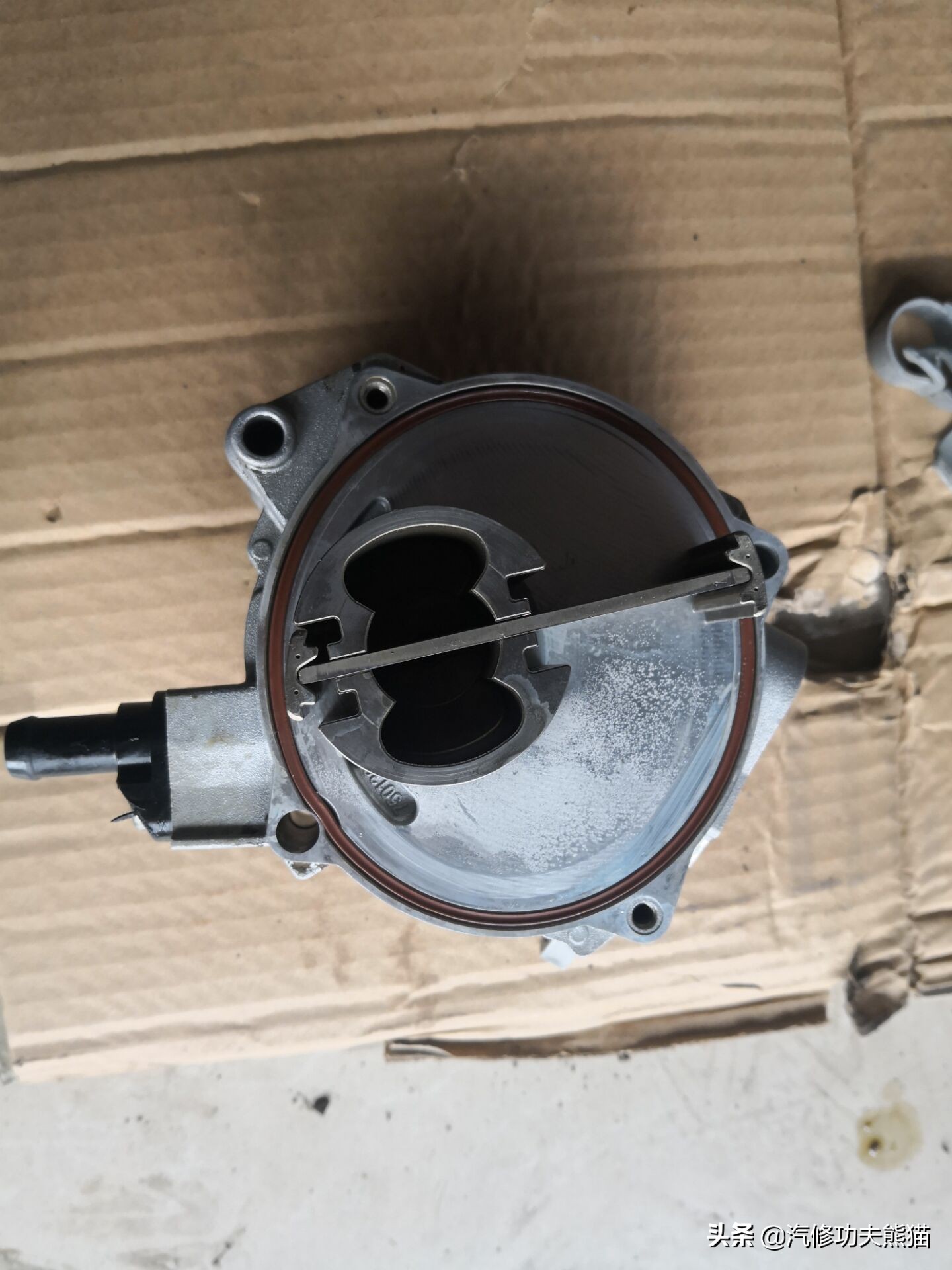 10年斯柯达明锐2.0的烧机油不,12年斯柯达明锐rs烧机油严重吗