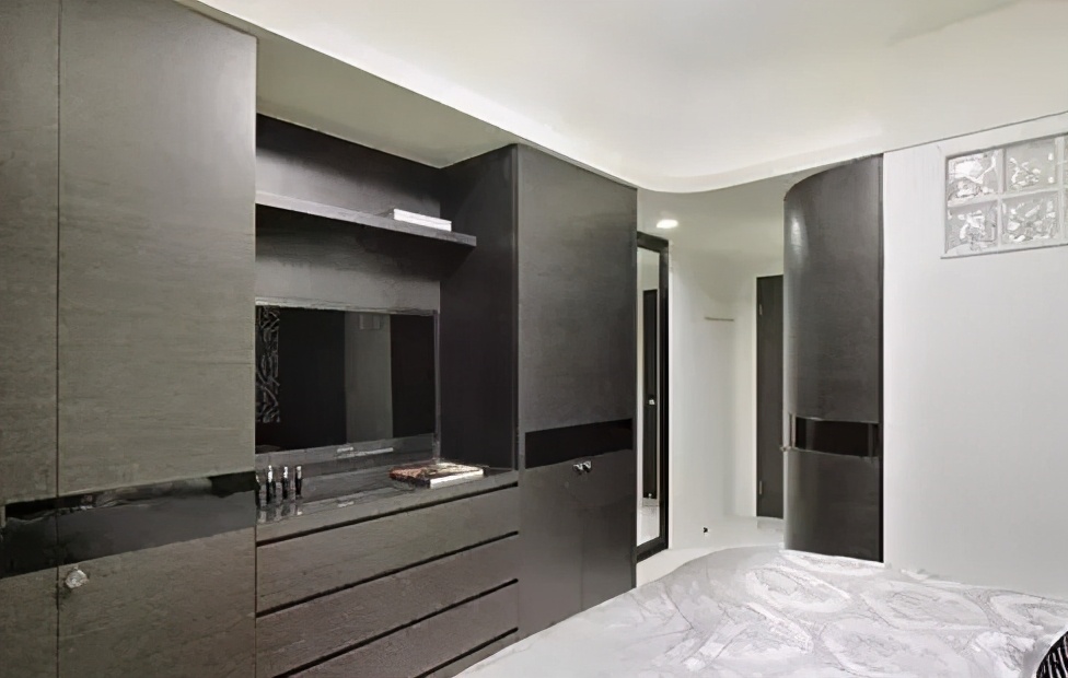 140平方米户型做什么电视墙好看,电视墙与入户门斜对面户型设计