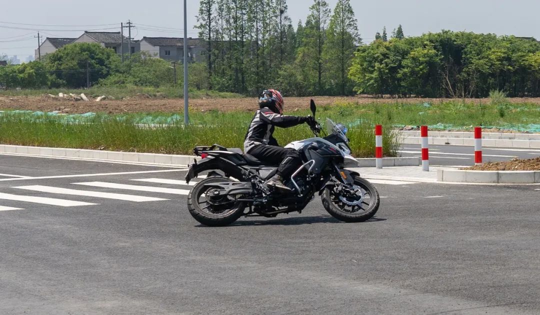 23款无极650ds摩旅西藏视频,恶劣路况