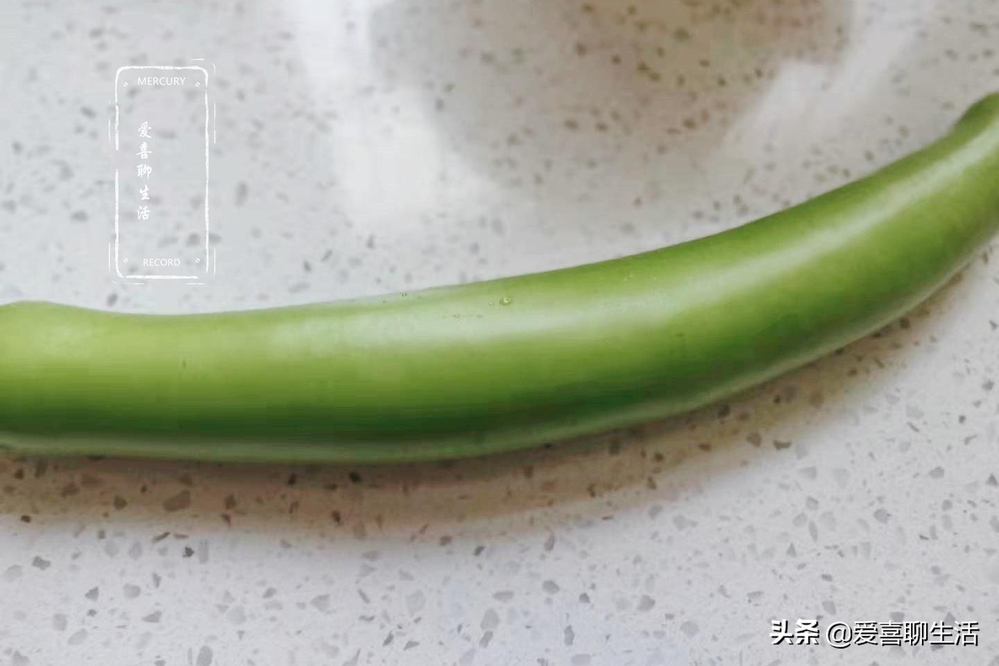 夏至后这菜正当季,买来擦丝加花生一起拌,酸香开胃,天热吃真爽