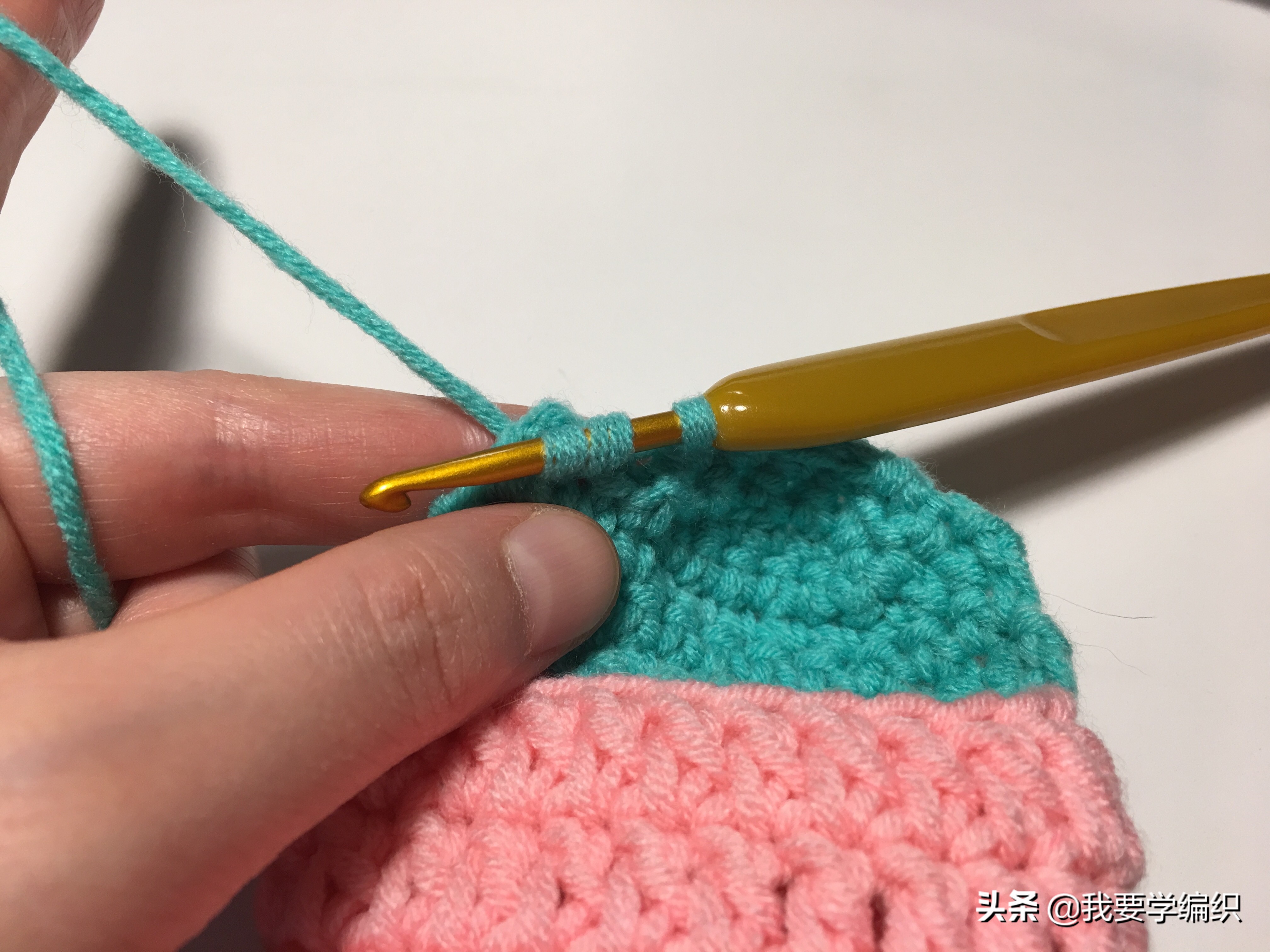 可爱的婴儿鞋钩法,可爱的钩针宝宝鞋子