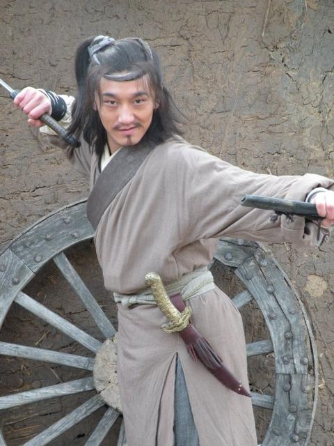 水浒传鼓上蚤时迁之死,水浒传中鼓上蚤时迁偷鸡是第几集