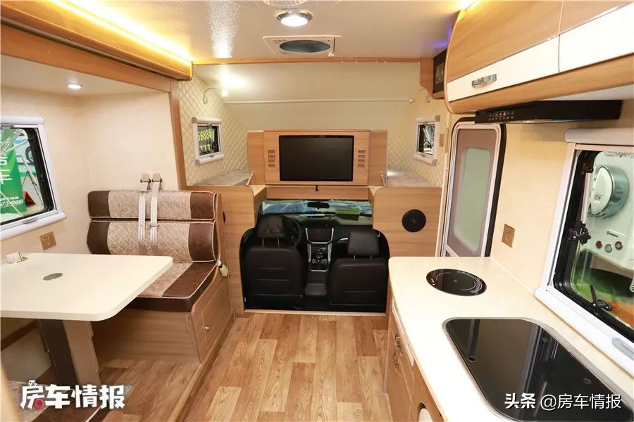 四驱单排皮卡房车最新布局三个床,最新款豪华顶配双排座皮卡房车