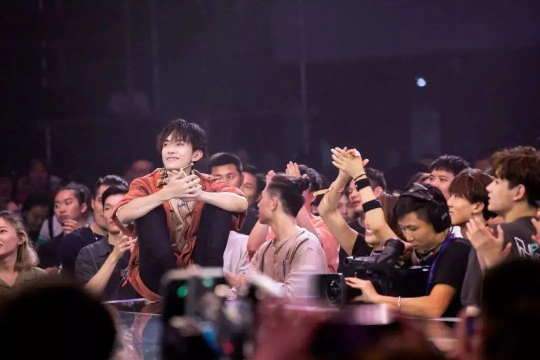 易烊千玺由国民弟弟变成实力演员,易烊千玺真实家境到底如何