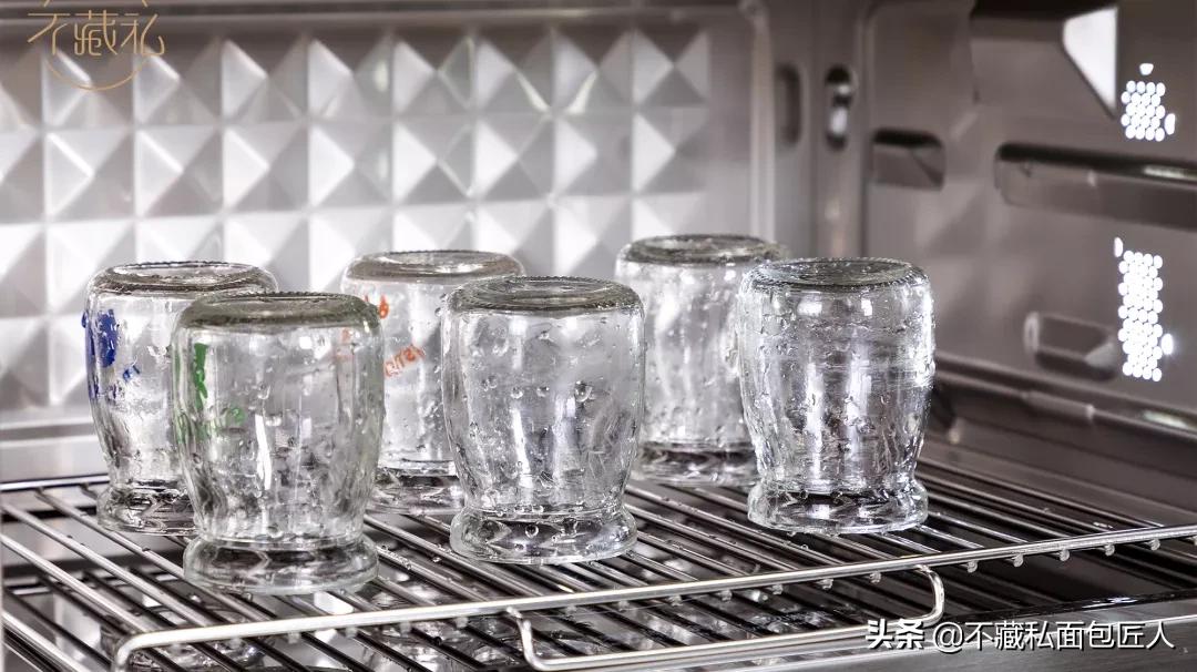 抗击疫情我不辱使命,抗击疫情我们以毒攻毒