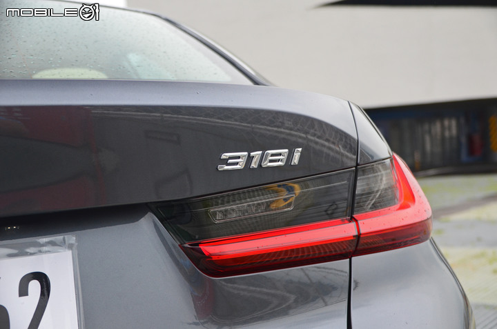 宝马318iLuxury试驾,内敛低调却又让人爱不释手