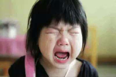 面对孩子撒泼打滚的后果,三岁孩子撒泼哭闹怎么管教