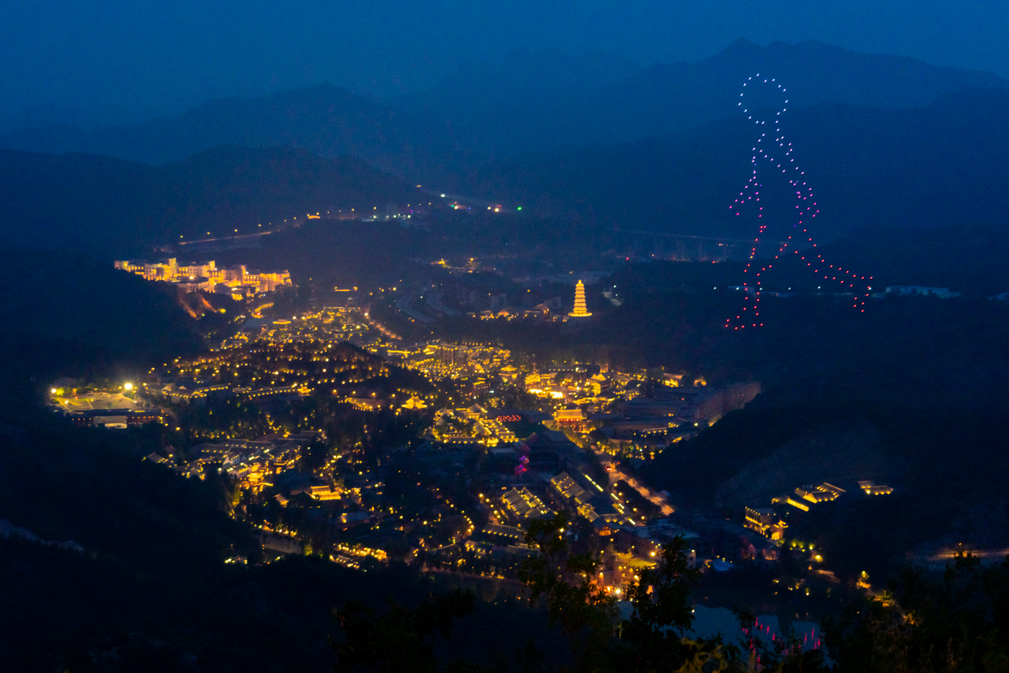司马台长城的壮观雄奇+北方人的梦里水乡，都在这座京郊水镇了