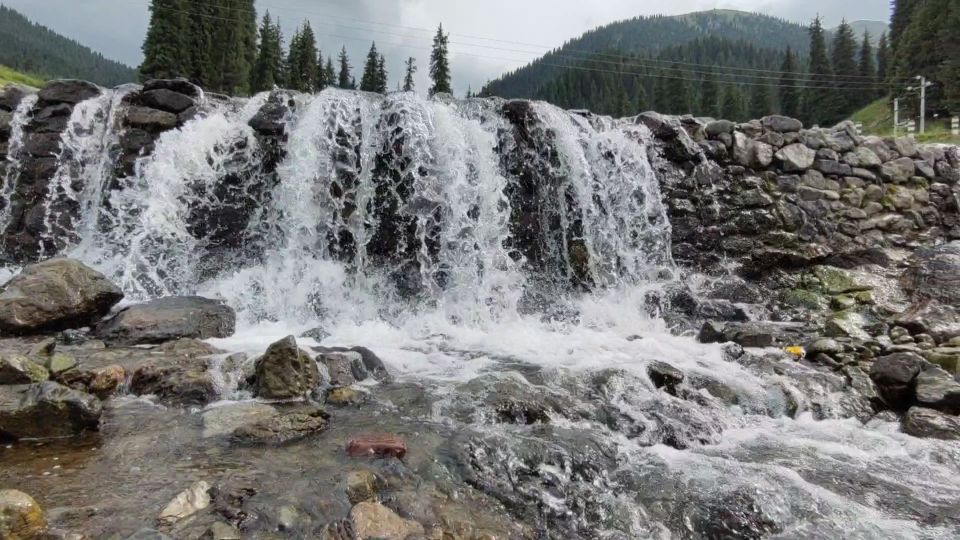 江布拉克景区晚上可以露营吗,江布拉克周边有什么好玩的地方吗