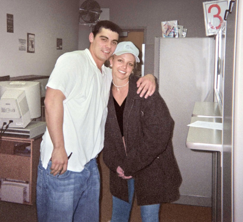 布兰妮官宣婚礼日期,布兰妮宣布订婚宴