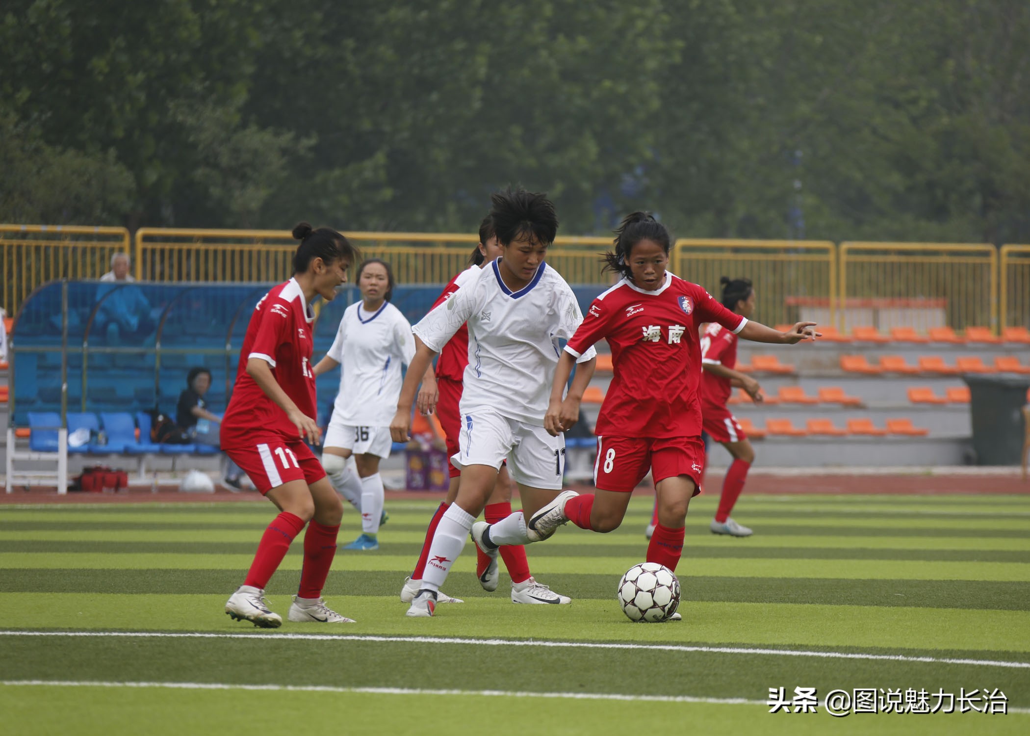 足球球员受伤瞬间,盘点足球比赛上的精彩瞬间