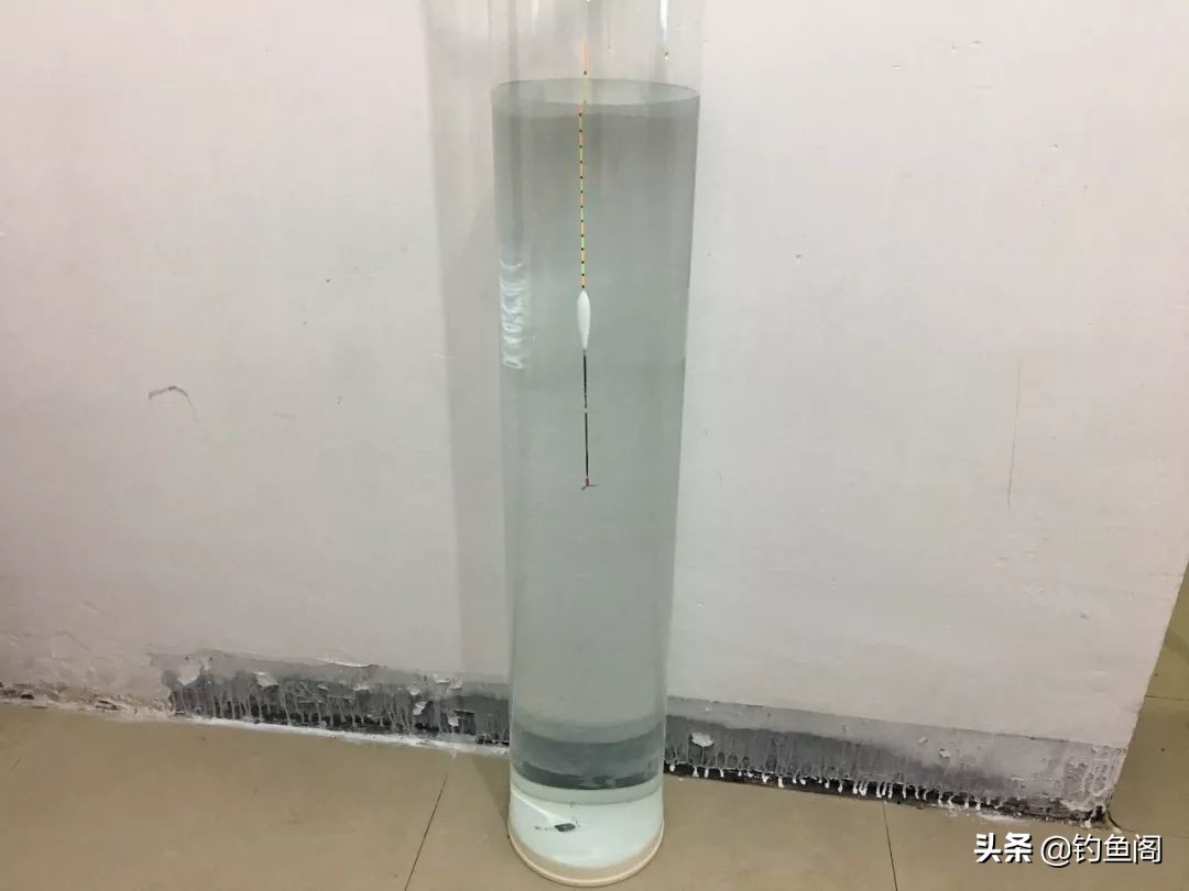 钓鲫鱼调五钓二好还是调四钓二好,带钩调漂的正确方法调四钓二图解