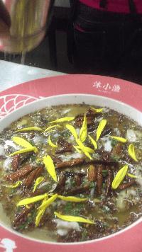 花都首家大理酸菜鱼专门店,云南空运酸菜,活鱼现煮,酸辣好过瘾