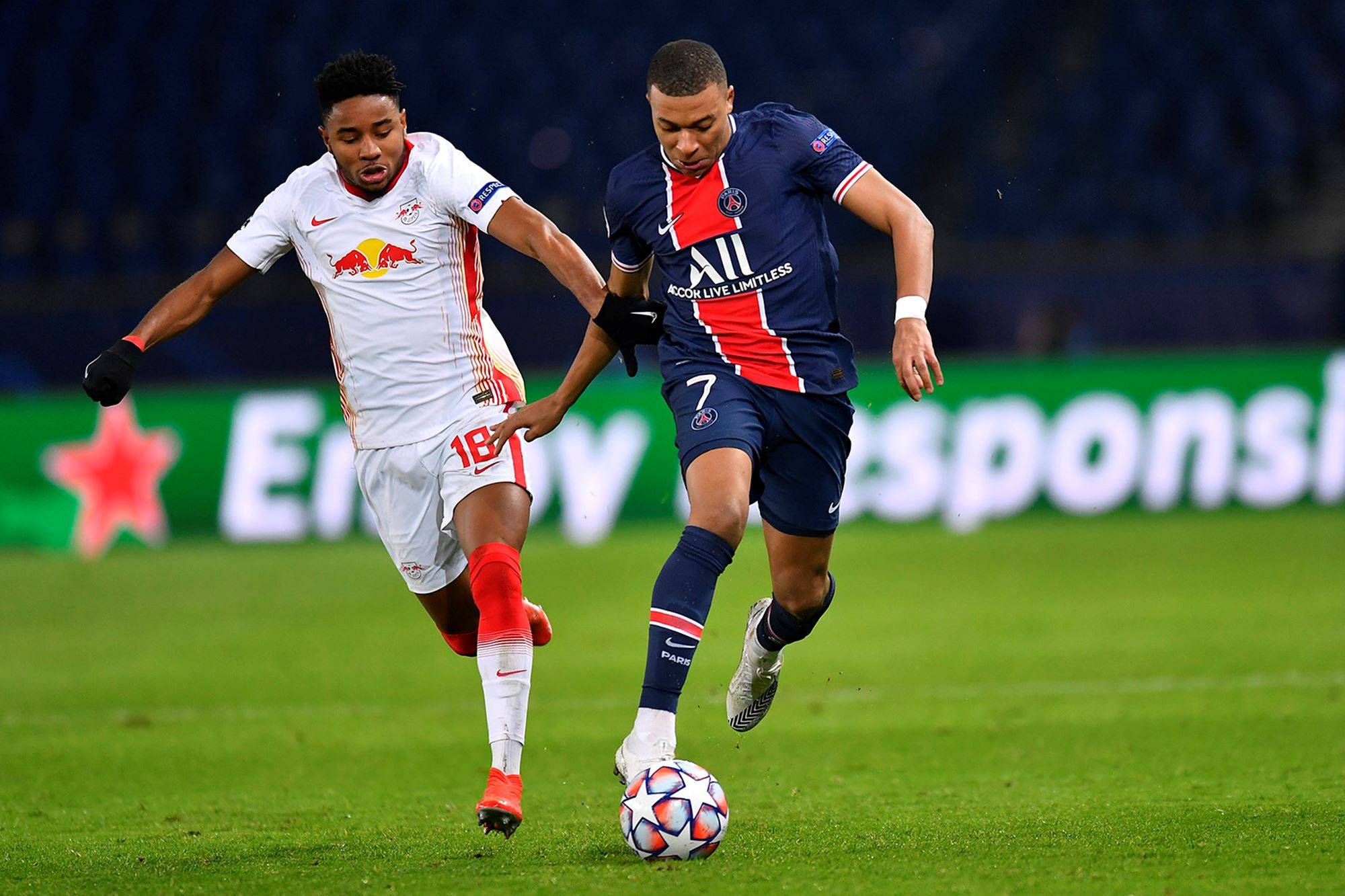 大巴黎拿下本赛季最宝贵的三分