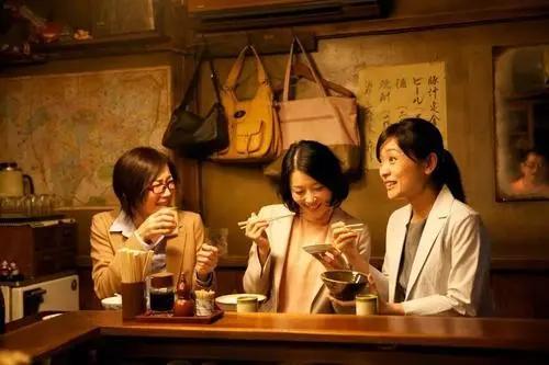 炎热的夏天,社畜需要一个安静的小酒馆