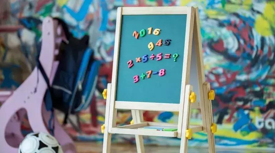 深圳龙岗区2018学位锁定的学校,深圳2025年小学学位紧张吗