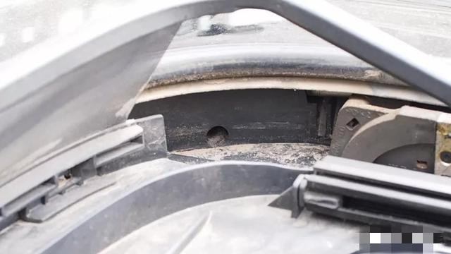 汽车天窗密封胶条换了还会漏水吗,天窗漏水用不用换胶条