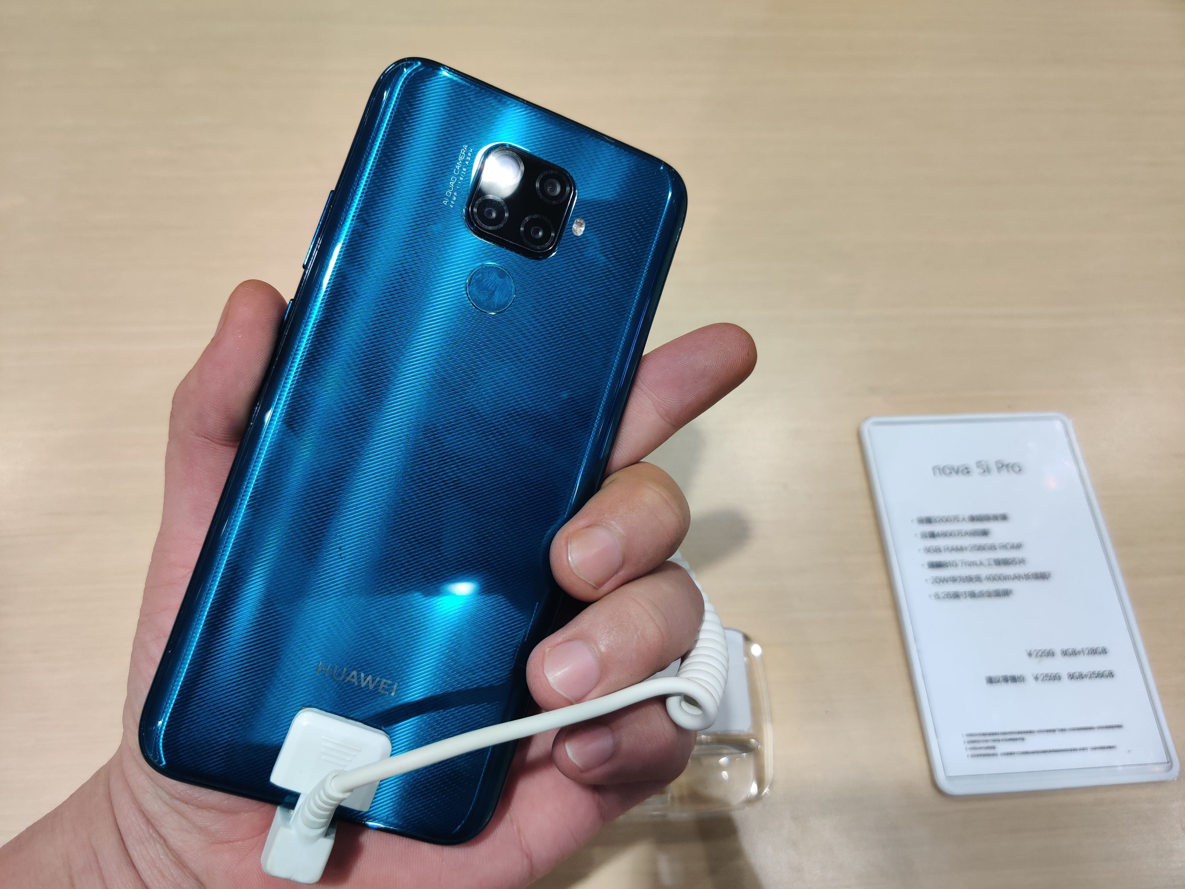 华为nova65g版和荣耀v30区别,华为nova65g版对比荣耀v30pro