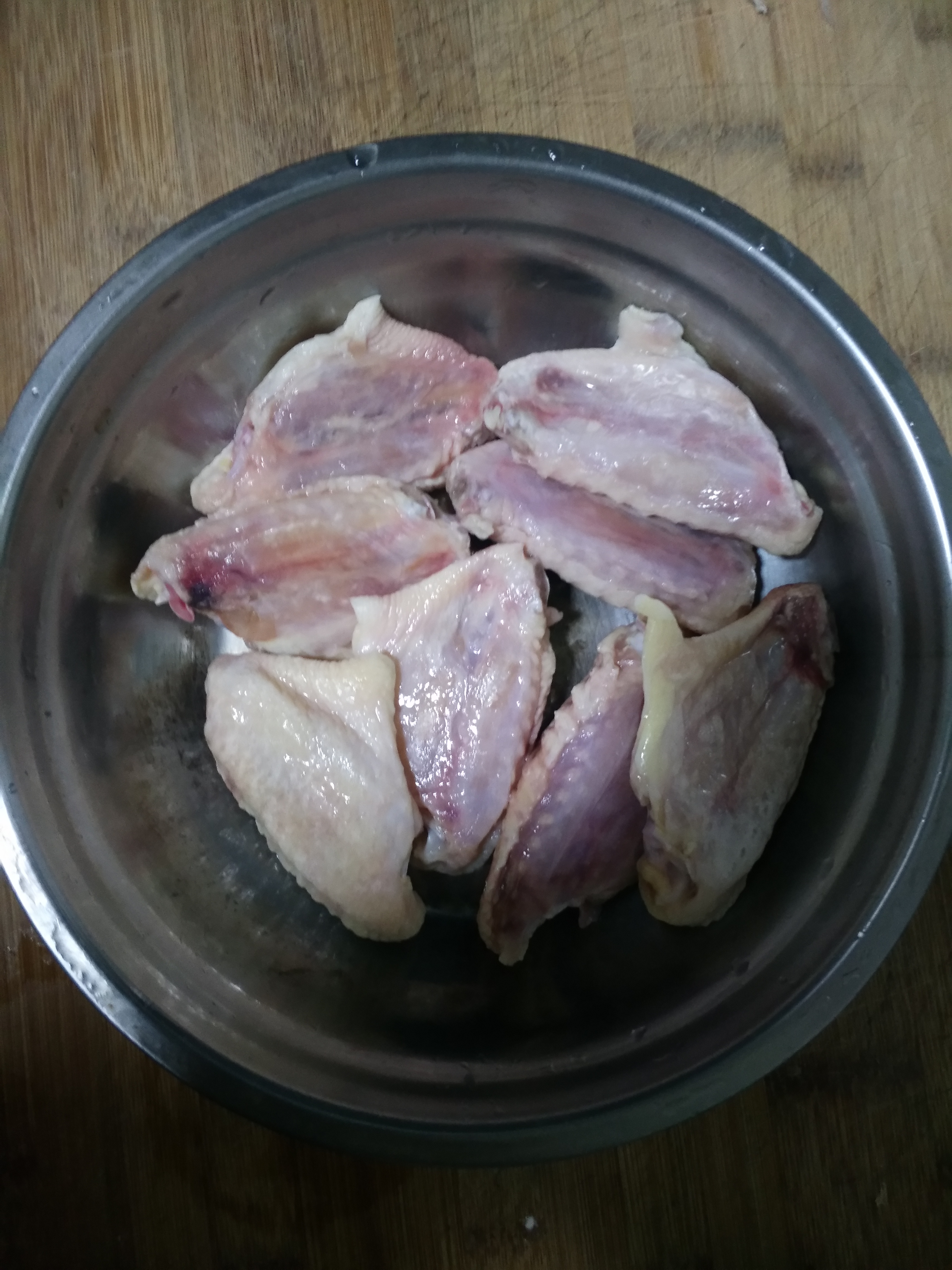 用烤箱烤鸡翅鸡翅还用焯水吗,烤箱烧烤鸡翅怎么烤得外焦里嫩