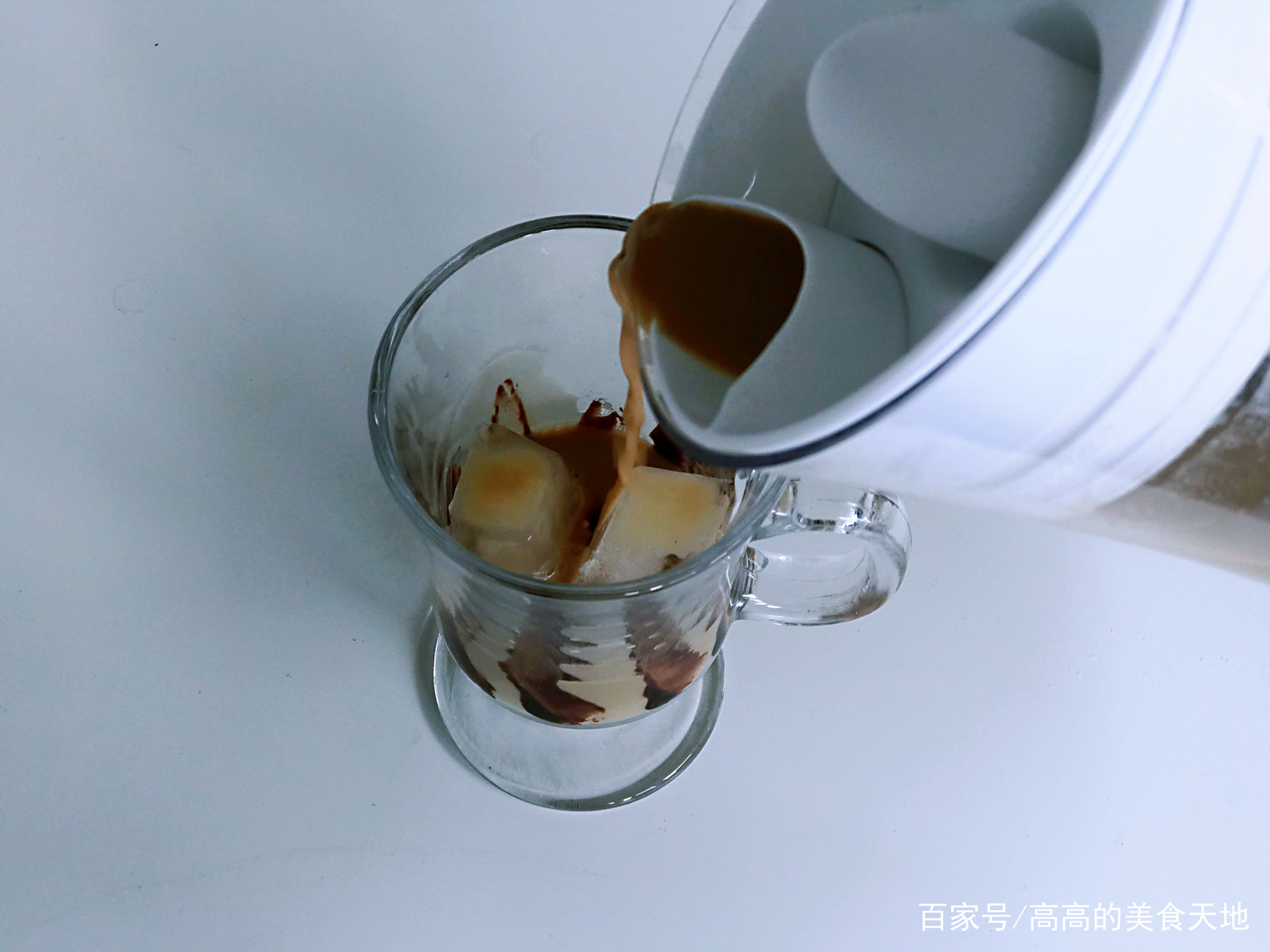 奶茶怎么做又简单又好喝100%成功,奶茶怎么做才香浓好丝滑低成本