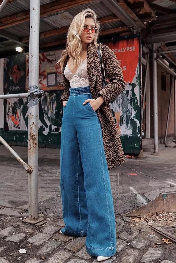 冬季显瘦裤子配靴子,现在还流行打底裤配靴子吗